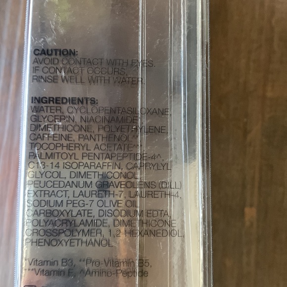 Olay Eyes Depuffing Eye Roller. Box is broken - Picture 3 of 7